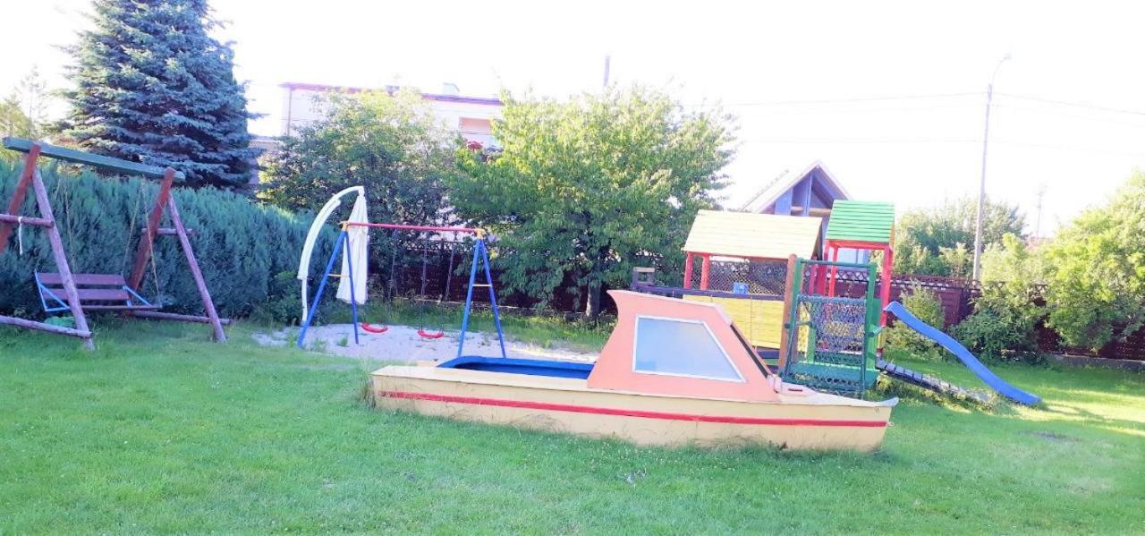 Ow Wilk - Pokoje I Domki Z Aneksami Kuchennymi, Parking, Plac Zabaw Łeba Exterior foto