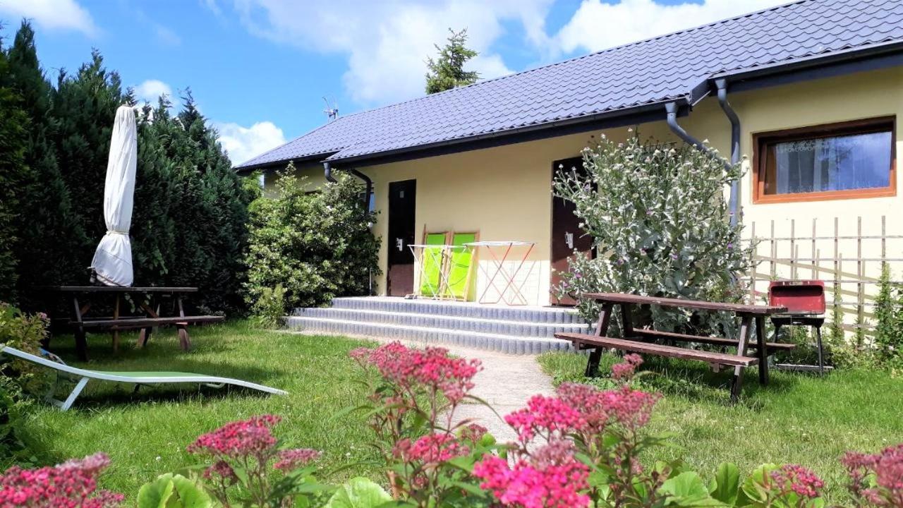 Ow Wilk - Pokoje I Domki Z Aneksami Kuchennymi, Parking, Plac Zabaw Łeba Exterior foto