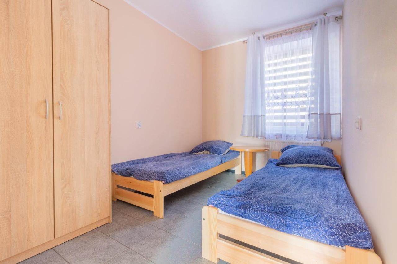 Ow Wilk - Pokoje I Domki Z Aneksami Kuchennymi, Parking, Plac Zabaw Łeba Exterior foto