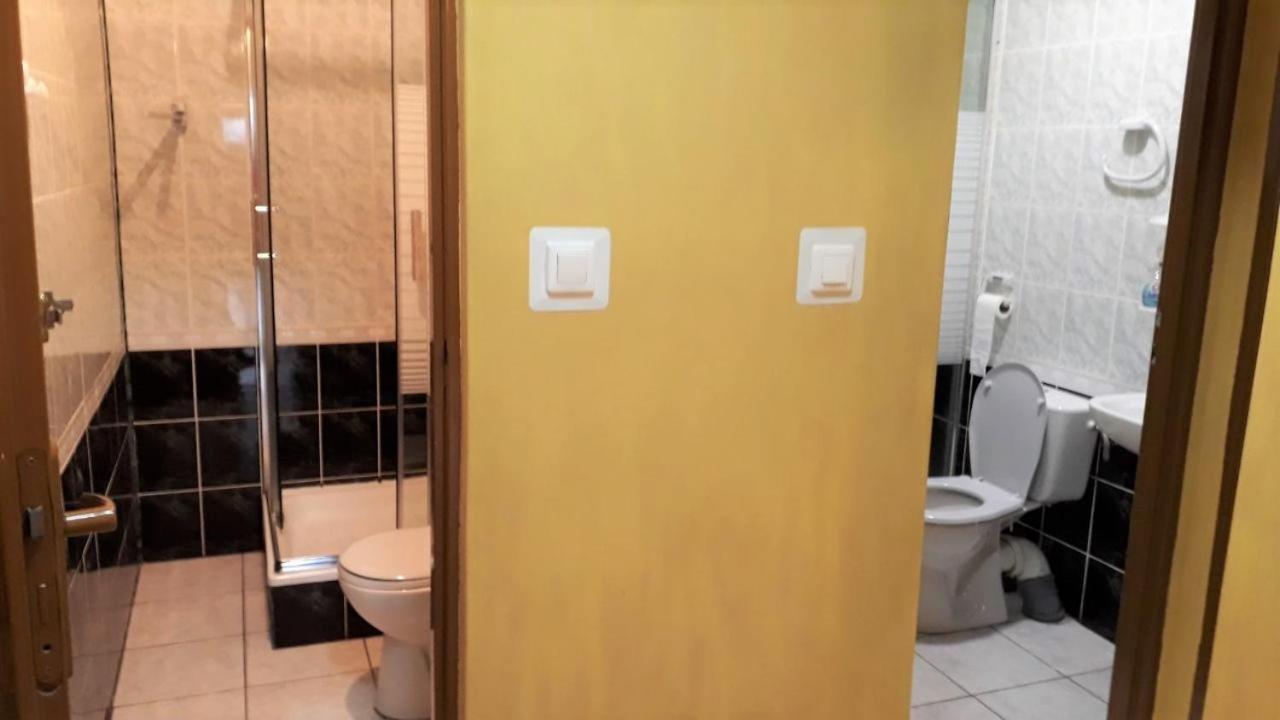 Ow Wilk - Pokoje I Domki Z Aneksami Kuchennymi, Parking, Plac Zabaw Łeba Exterior foto